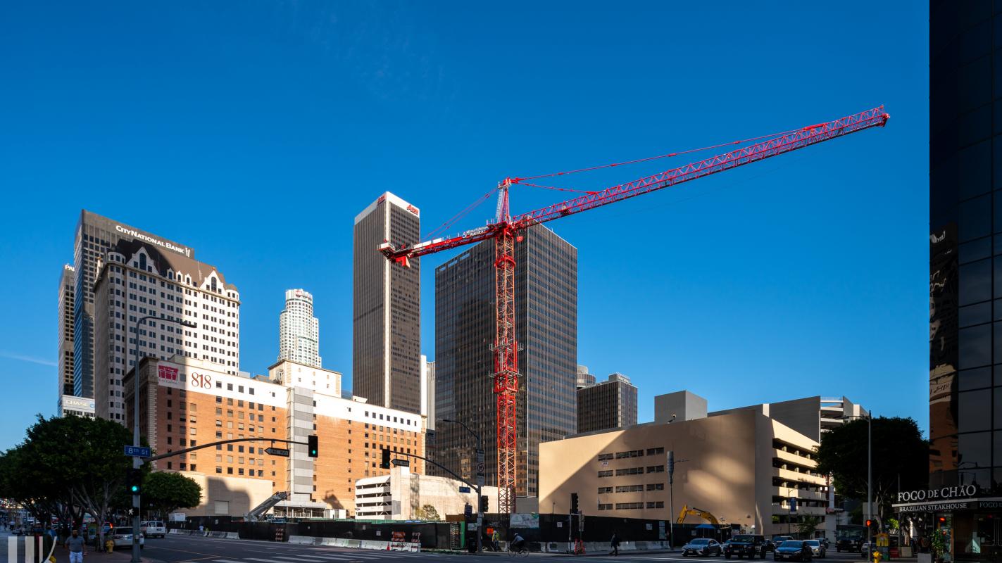 Construction goes vertical for 42-story apartment tower at